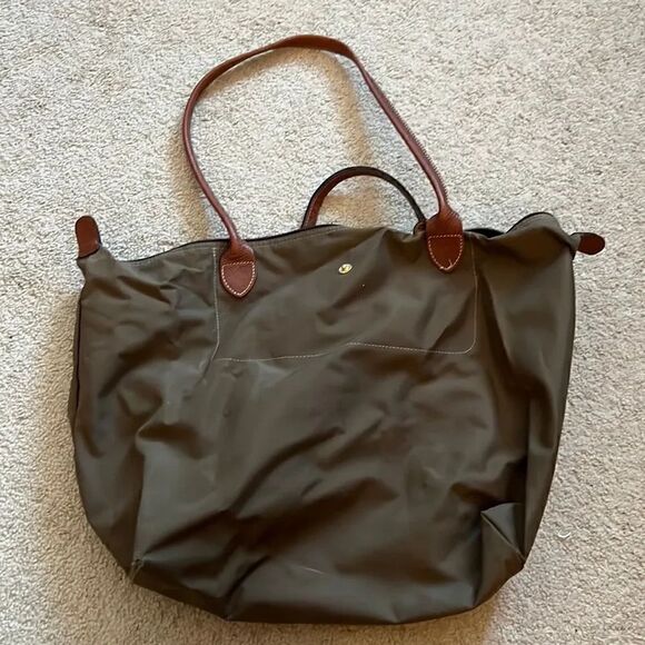 Longchamp Handbags - Longchamp large tote green/brown 